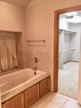 2503 Willow Spring Dr in Enid, OK - Building Photo - Building Photo