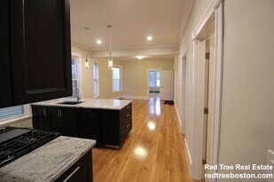 125 Princeton St, Unit 2 in Boston, MA - Building Photo