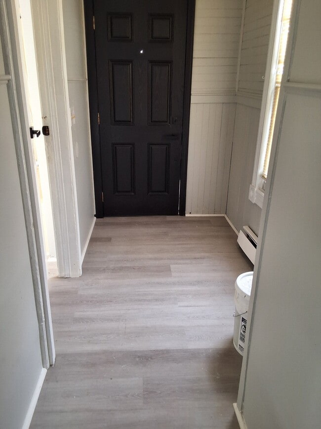 207 Downs St, Unit Apt 1 in Kingston, NY - Building Photo - Building Photo