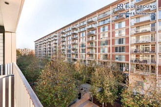 600 4th St SW in Washington, DC - Building Photo - Building Photo