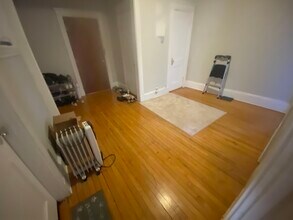 32 Glenville Ave, Unit 3 in Boston, MA - Foto de edificio - Building Photo