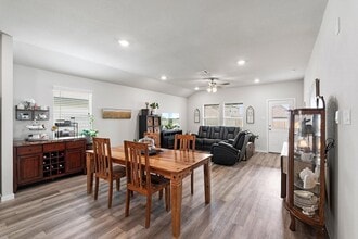 405 Perry Pl in Rockdale, TX - Building Photo - Building Photo