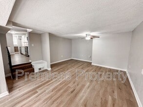 11112 N Locust St in Kansas City, MO - Building Photo - Building Photo