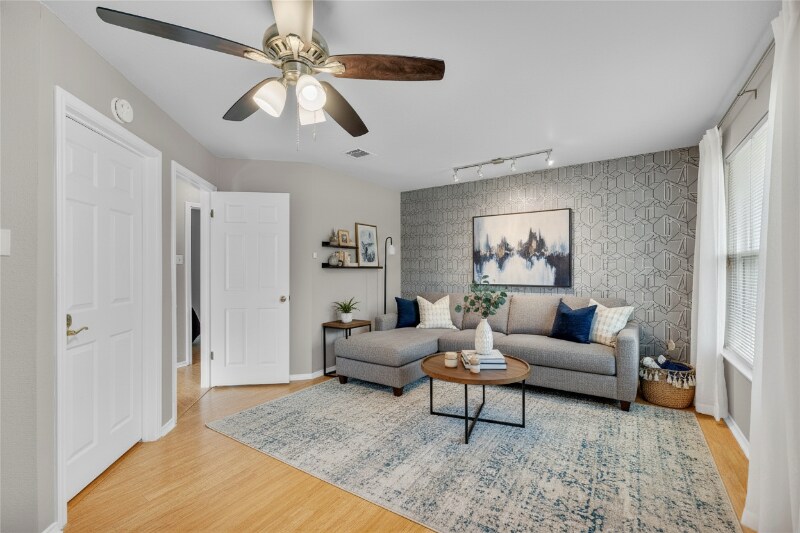 3022 Pickett Rd in Erath, LA - Building Photo