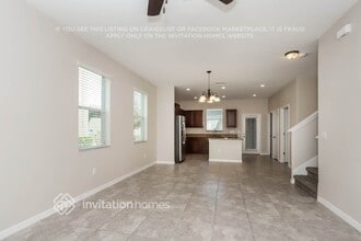 6341 Shore Vista Pl in Apollo Beach, FL - Foto de edificio - Building Photo