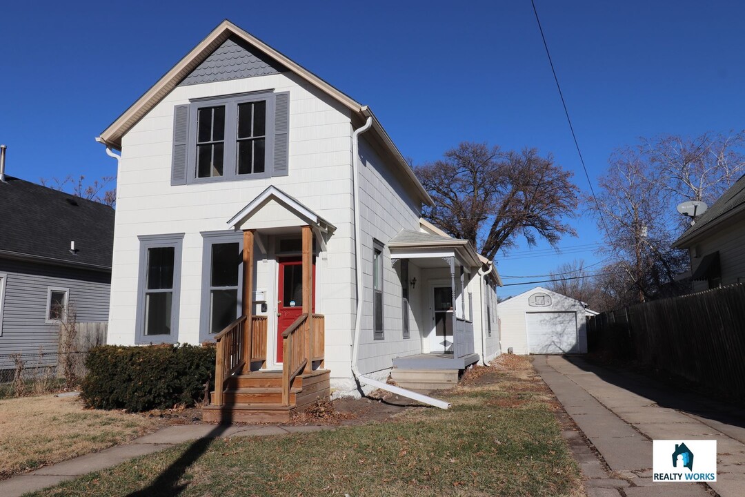 1736 Sumner St in Lincoln, NE - Foto de edificio