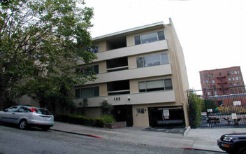 140 Montecito Ave in Oakland, CA - Building Photo - Building Photo