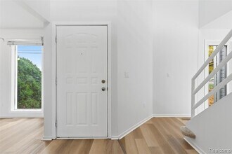 5186 E 14 Mile Rd in Warren, MI - Building Photo - Building Photo