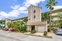 7267 Huntington Ln in Delray Beach, FL - Foto de edificio - Building Photo