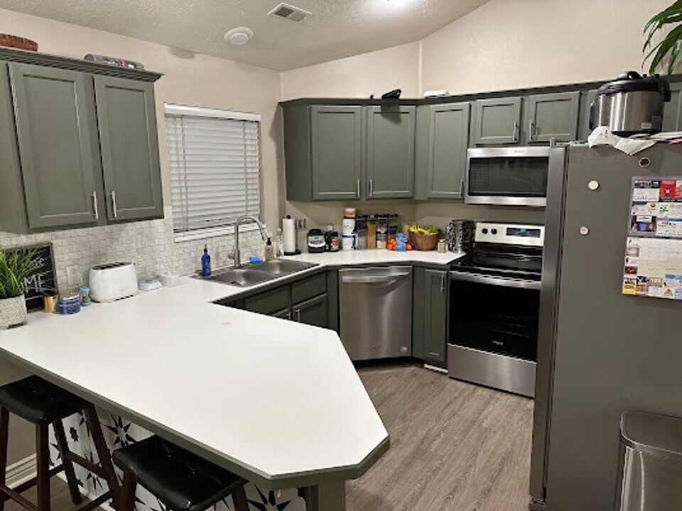1325 1200 W in Orem, UT - Building Photo