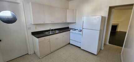 948 N Church St in Rockford, IL - Building Photo - Building Photo