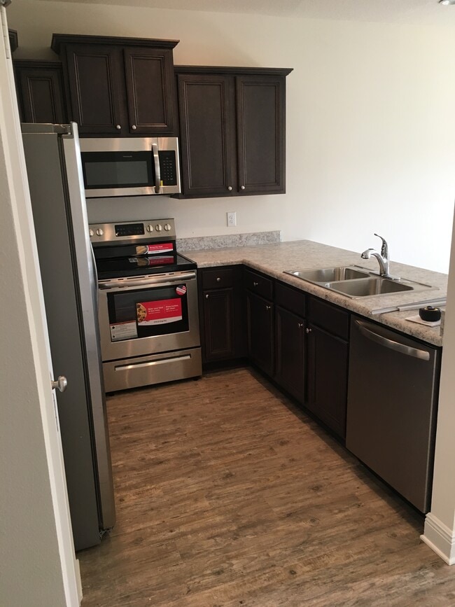 127 Iron Horse Dr W in Crestview, FL - Building Photo - Building Photo