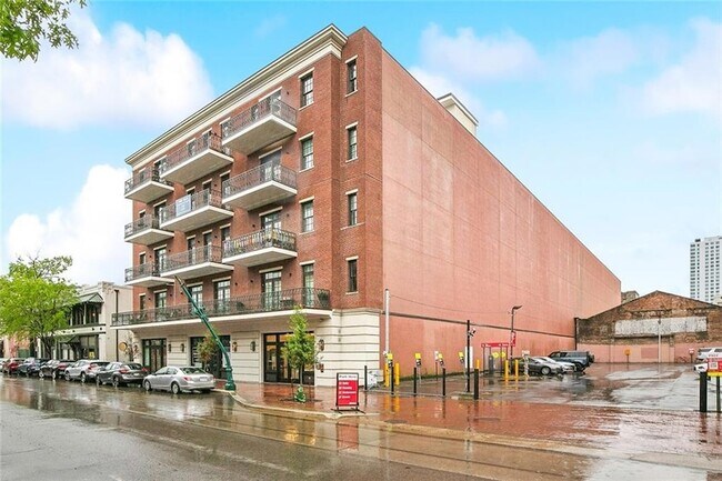 731 St Charles Ave, Unit 514 in New Orleans, LA - Building Photo - Building Photo