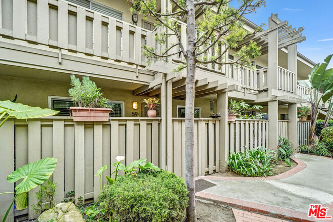 property at 3265 Santa Fe Ave
