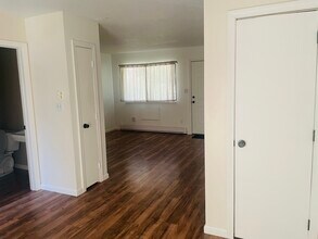 220 Blakeslee St in Bristol, CT - Building Photo - Building Photo