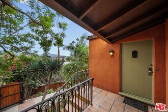 3942 Scandia Way in Los Angeles, CA - Building Photo - Building Photo