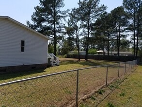 2712 Lowlander Dr in Raeford, NC - Building Photo - Building Photo