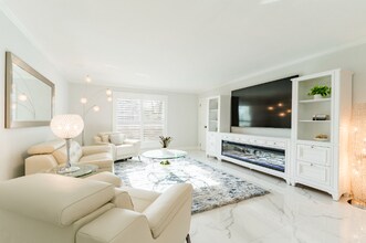 1050 Rafael Blvd NE in St. Petersburg, FL - Building Photo - Building Photo
