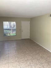 14321 Hanging Moss Cir in Tampa, FL - Building Photo - Building Photo