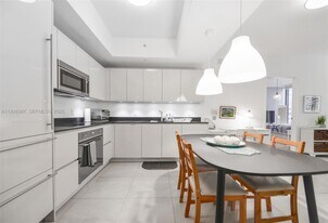 1010 Brickell Ave, Unit 2906 in Miami, FL - Building Photo
