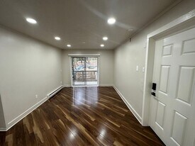 411 Lindsay Rd in Clemson, SC - Building Photo