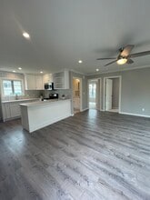 2334 Del Mar Rd, Unit Apartment in Montrose, CA - Building Photo - Building Photo