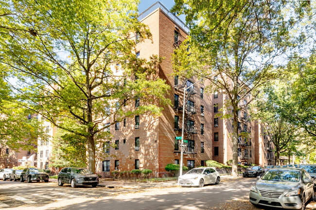 The Arlington in Briarwood, NY - Building Photo - Primary Photo