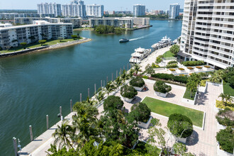 1000 E Island Blvd in Aventura, FL - Building Photo - Building Photo