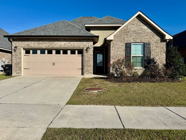 798 Beaumont Dr in Gonzales, LA - Building Photo - Building Photo