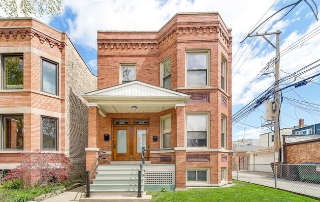 3615 N Oakley Ave, Unit 2
