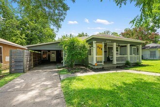 1211 S Church St in Georgetown, TX - Building Photo - Building Photo