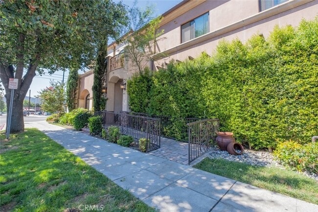 property at 201 N Reese Pl