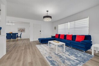 1477 Pine Brook Dr in Clearwater, FL - Building Photo - Building Photo