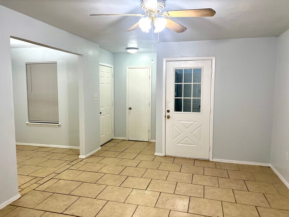 2112 Tanglewood St, Unit 2112 in Weatherford, TX - Building Photo