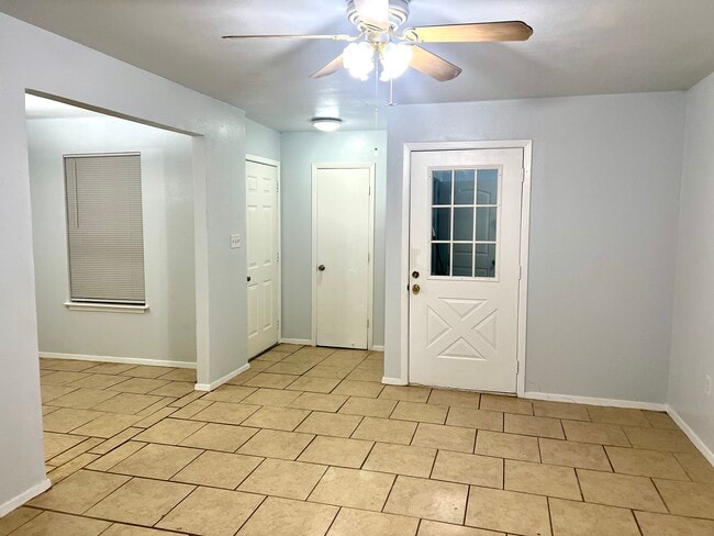 property at 2112 Tanglewood St
