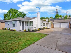 2537 Michelle Dr in Sacramento, CA - Building Photo - Building Photo