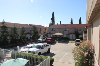 Broadway Townhouse Apartments in El Cajon, CA - Building Photo - Building Photo