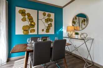 Presley Oaks in Charlotte, NC - Building Photo - Interior Photo