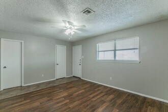 6601 May Dr in Waco, TX - Building Photo - Building Photo