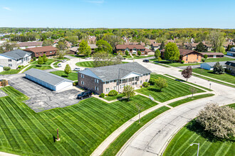 Whitnall Park Square in Franklin, WI - Building Photo - Building Photo