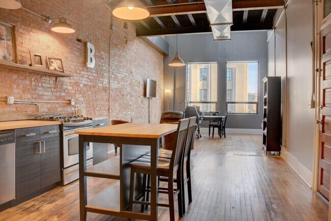 109 W Sycamore St in Kokomo, IN - Building Photo - Building Photo