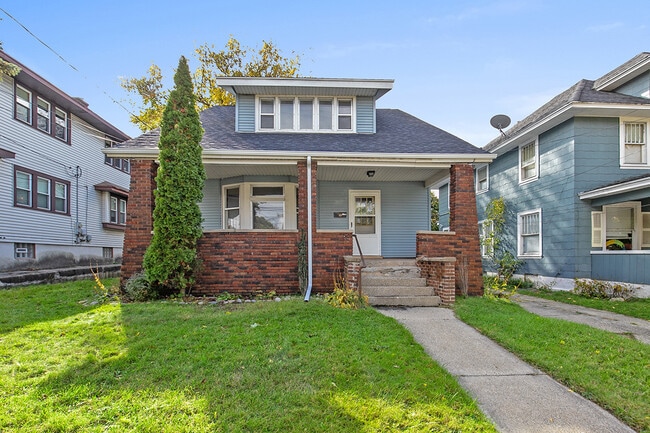 property at 914 M.L.K. Jr St SE