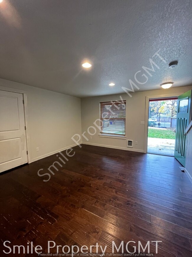 3223 SE 122nd Ave in Portland, OR - Building Photo - Building Photo