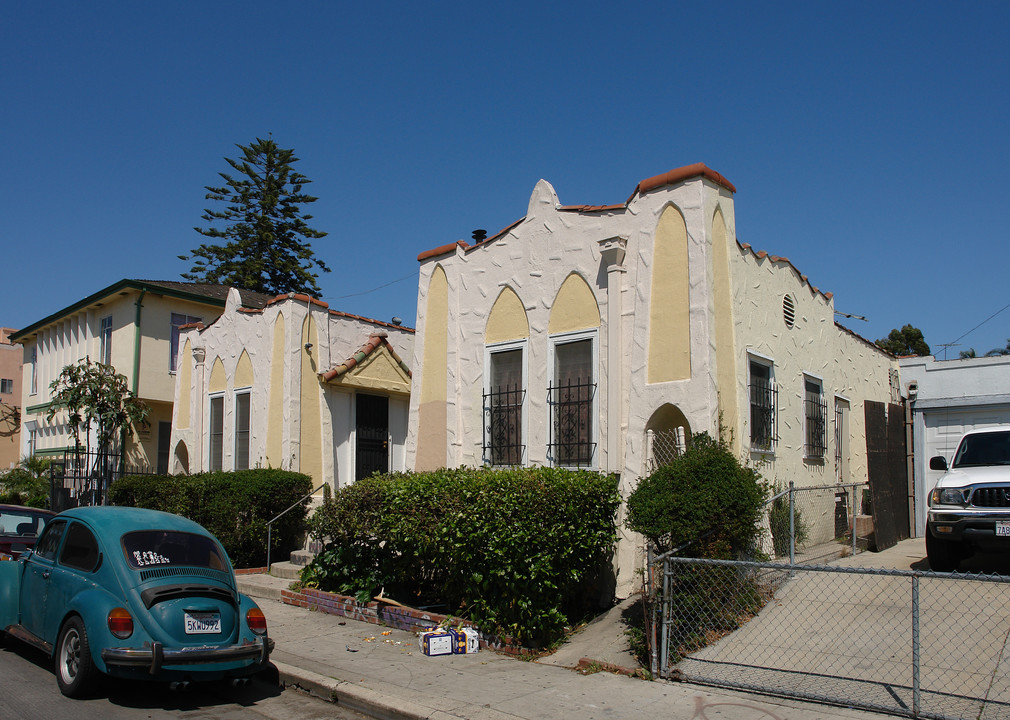 534-538 N Kingsley Dr in Los Angeles, CA - Building Photo