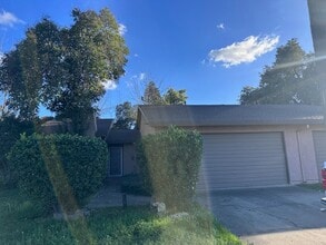 1136 Forestwood Dr in Yuba City, CA - Building Photo - Building Photo