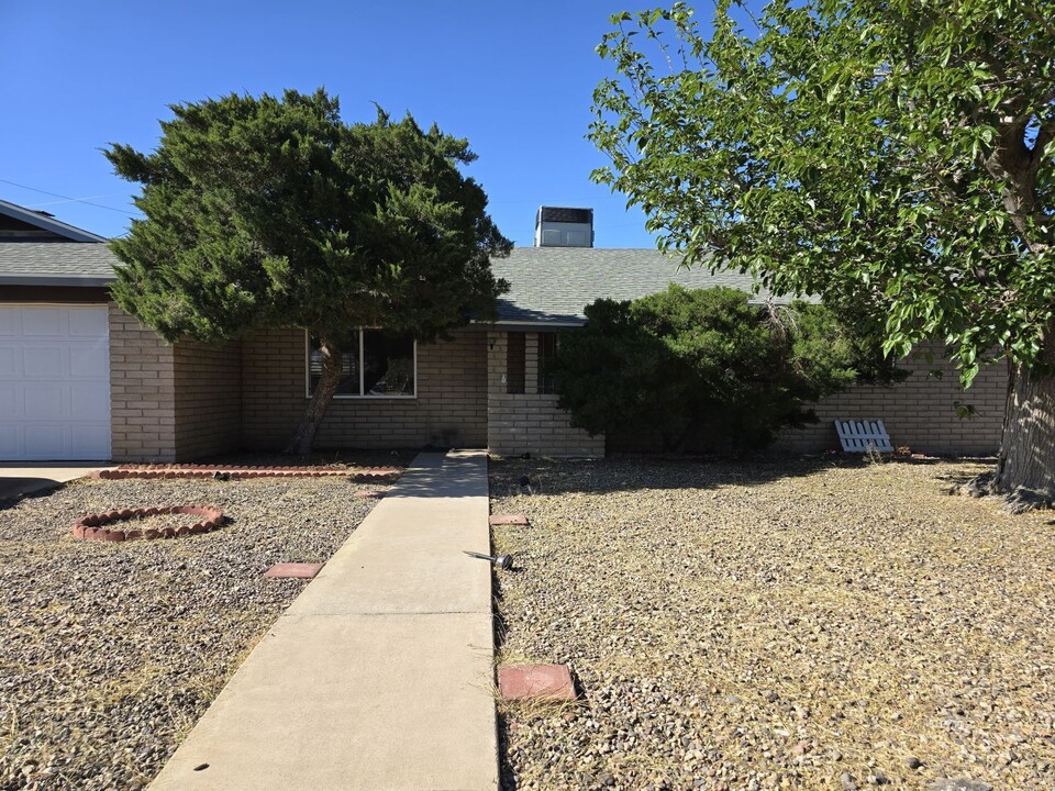 1324 29th St in Safford, AZ - Foto de edificio