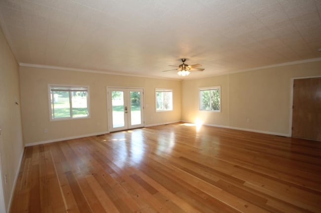 225 Karrow Ave in Whitefish, MT - Building Photo - Building Photo