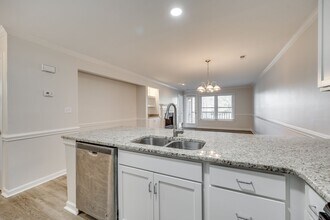 13822 Queens Harbor Rd in Charlotte, NC - Building Photo - Building Photo