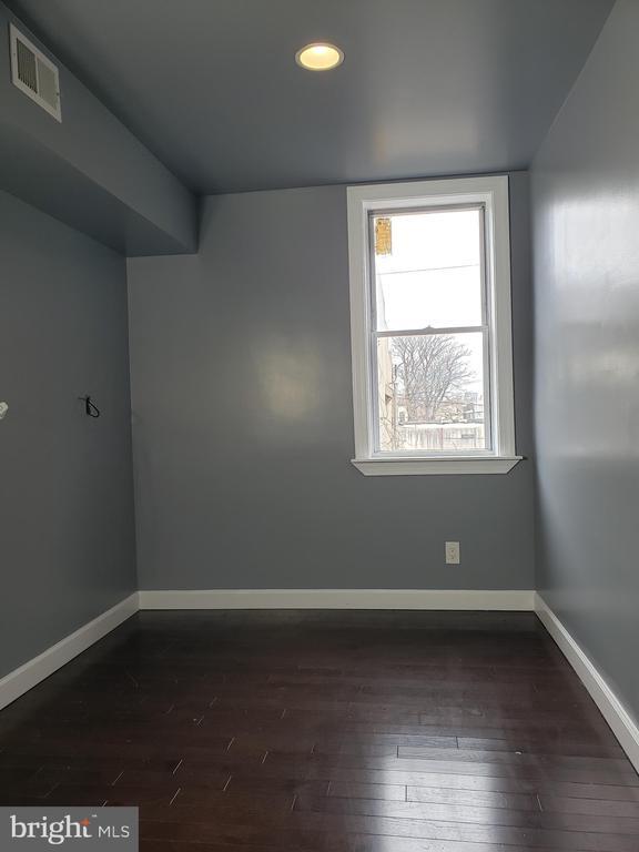 5329 Woodland Ave in Philadelphia, PA - Building Photo - Building Photo