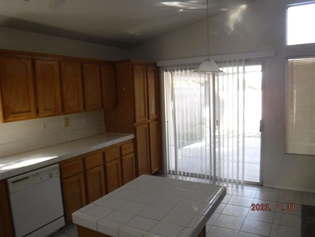 2422 Tottingham Rd in Henderson, NV - Building Photo - Building Photo